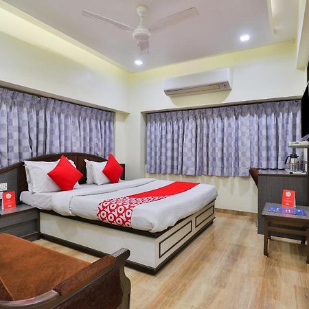 Oyo 17117 Hotel Rainbow Vadodara Esterno foto