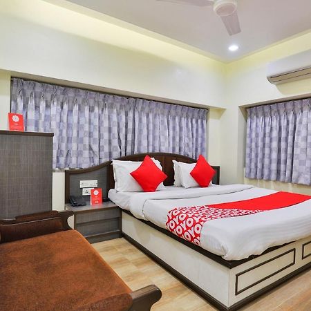 Oyo 17117 Hotel Rainbow Vadodara Esterno foto