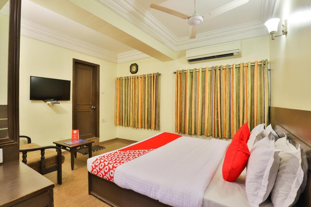 Oyo 17117 Hotel Rainbow Vadodara Esterno foto